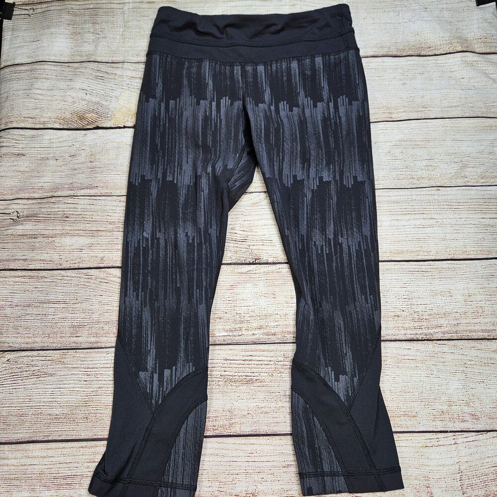 Lululemon Capri Leggings Womens Size 4 Black Comfort Workout Pants